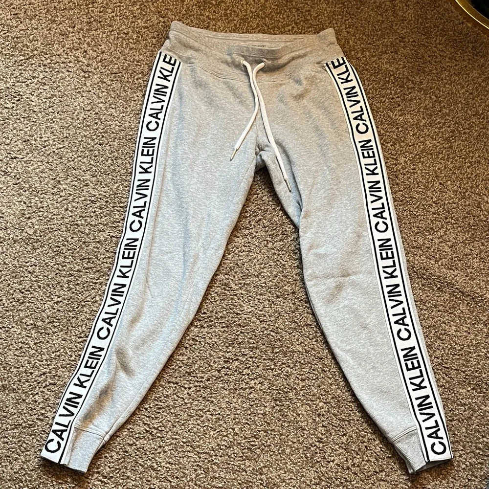 Calvin Klein Light Gray Sweatsuit - Picture 7 of 10